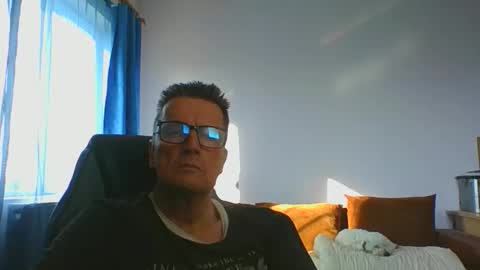 ulmeni4 online show from June 3, 3:28 pm