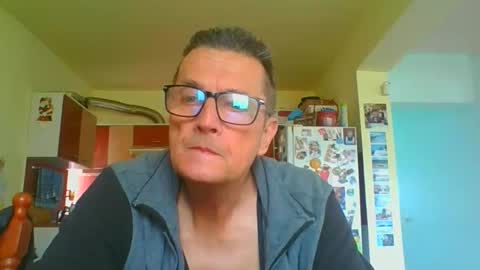 ulmeni4 online show from April 21, 11:38 am