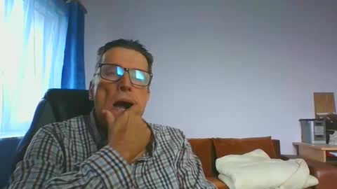 ulmeni7 online show from November 28, 10:39 am