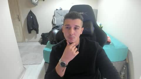 Snapshot of ulxer chatting on October 15, 6:04 pm hi im mike tyson -  online show from October 15, 6:04 pm