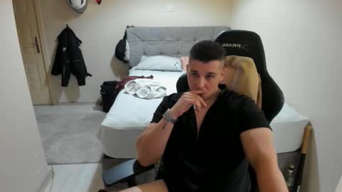 Snapshot of ulxer chatting on September 13, 6:31 pm hi im mike tyson -  online show from September 13, 6:31 pm