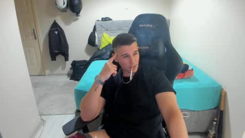Snapshot of ulxer chatting on October 4, 8:24 pm hi im mike tyson -  online show from October 4, 8:24 pm
