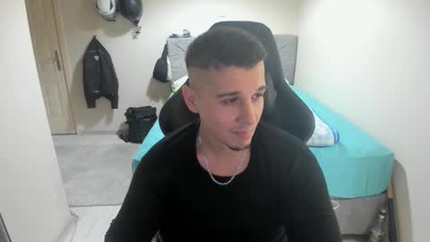 Snapshot of ulxer chatting on October 10, 8:56 pm hi im mike tyson -  online show from October 10, 8:56 pm