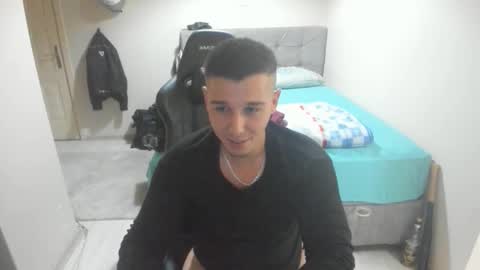 Snapshot of ulxer chatting on October 3, 8:14 pm hi im mike tyson -  online show from October 3, 8:14 pm