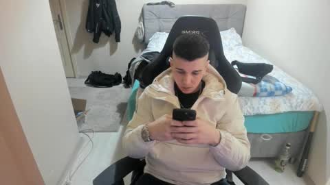 Snapshot of ulxer chatting on February 27, 8:09 pm hi im mike tyson -  online show from February 27, 8:09 pm