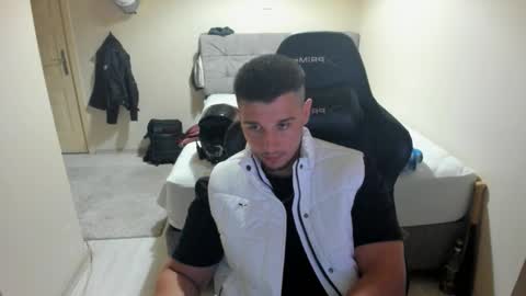 Snapshot of ulxer chatting on September 27, 7:34 pm hi im mike tyson -  online show from September 27, 7:34 pm