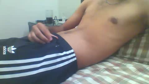 Snapshot of umair121e chatting on October 13, 11:05 am Ahan online show from October 13, 11:05 am