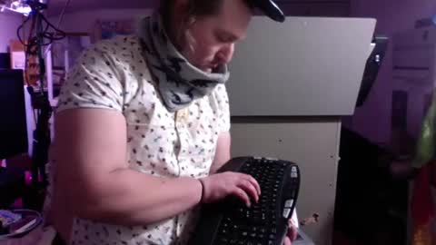 uncut_widda_bigbutt online show from January 4, 6:19 am