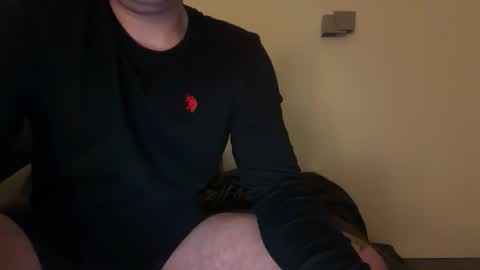 Snapshot of uncutedaustria chatting on October 18, 12:59 am Tom online show from October 18, 12:59 am