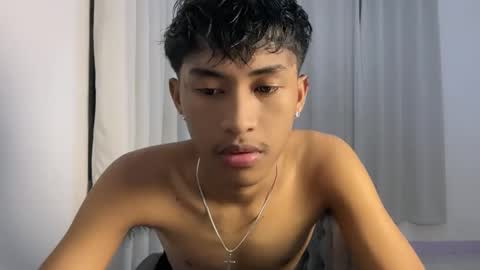 ur_fuckerbttm online show from October 29, 12:52 pm