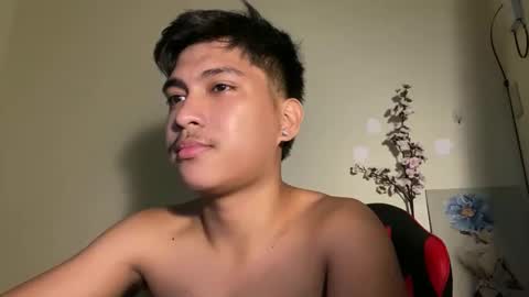 Snapshot of urcuteguy_jhonx chatting on October 24, 12:40 pm Dannie online show from October 24, 12:40 pm