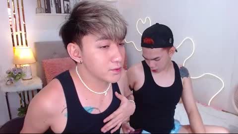 Snapshot of urdeityoflove_ chatting on September 23, 6:51 pm rose and khristine online show from September 23, 6:51 pm