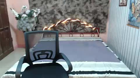 urdreamboy_doms online show from June 13, 7:39 am