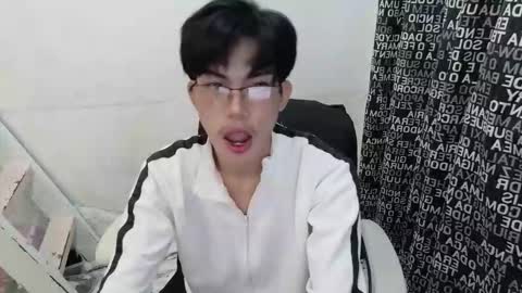 urdreamtw1nk online show from September 21, 9:20 am