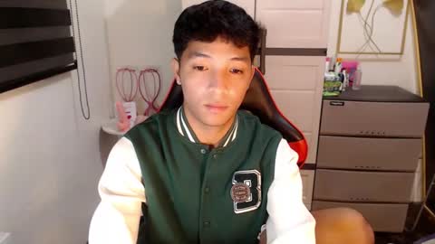 Ethan online show from April 10, 2:46 pm