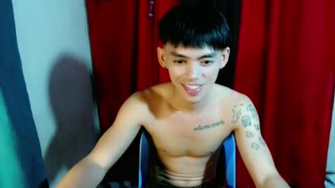 urhunky_boy online show from April 23, 12:29 pm