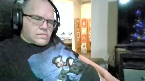 Snapshot of usstarr1 chatting on December 13, 2:05 pm usstarr1 online show from December 13, 2:05 pm