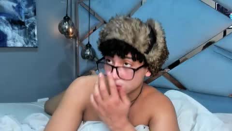 Valentin0 online show from November 6, 9:51 pm