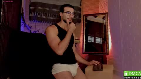 valentin_hoffman online show from March 22, 11:37 am