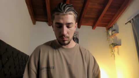 valentino online show from November 10, 12:04 am