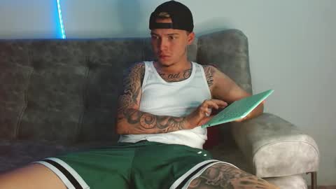 Nick online show from December 1, 9:40 pm