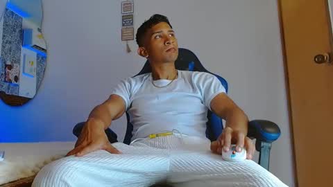 Mistery Guy online show from December 16, 3:35 am