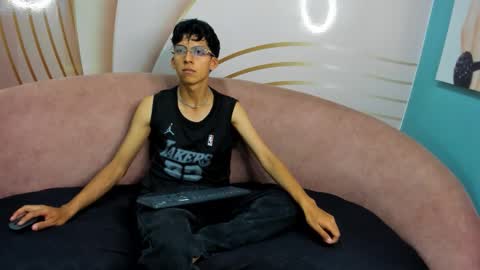 valentino lux online show from November 16, 3:30 am