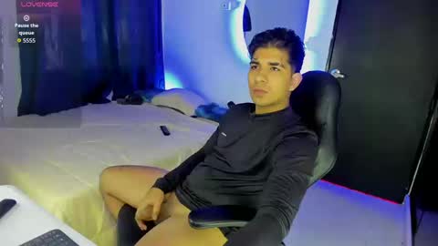 Snapshot of valentino_santos chatting on September 11, 12:59 pm valentino santos online show from September 11, 12:59 pm