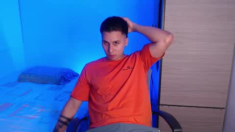 VALENTINO online show from December 21, 10:40 pm