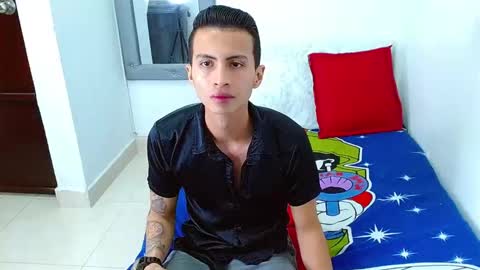 velk_hot1 online show from November 28, 4:09 pm