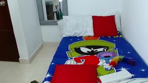 velk_hot1 online show from November 21, 9:36 pm