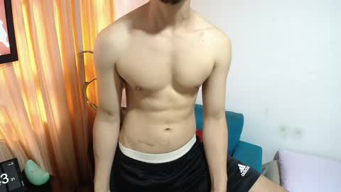 versatileguuy online show from April 9, 9:43 pm