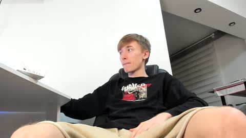 vibemygirl online show from January 20, 1:32 pm