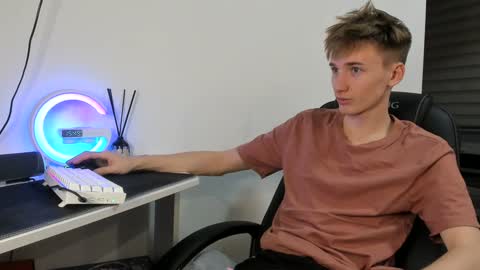 vibemygirl online show from December 4, 12:47 pm