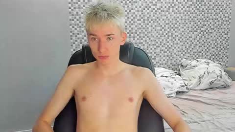 vibemygirl online show from September 10, 8:57 am