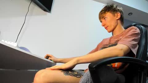 vibemygirl online show from February 12, 2:03 am