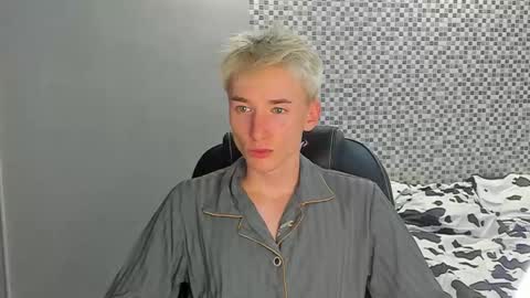 vibemygirl online show from September 15, 11:44 am