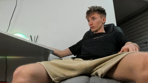 vibemygirl online show from December 13, 12:28 pm