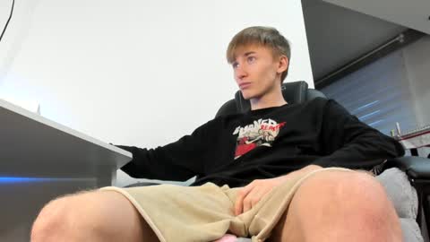 vibemygirl online show from January 17, 10:44 am