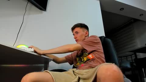 vibemygirl online show from February 26, 12:58 pm