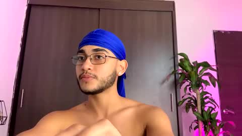 Vic online show from December 28, 12:47 am