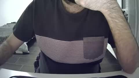 VictorHume online show from February 8, 8:24 pm