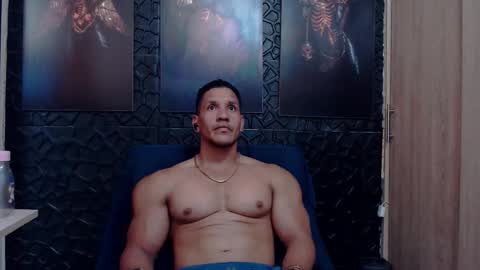 Viktor Herrera online show from March 10, 8:04 pm