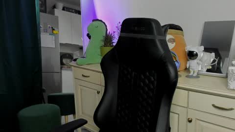 Vincent Strong online show from April 17, 9:23 am