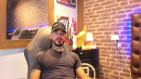 ---Vinzen--- online show from October 16, 4:53 am