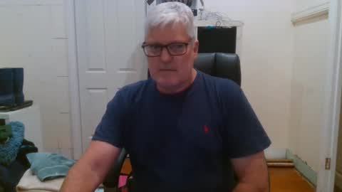 Snapshot of viper654321 chatting on December 10, 7:37 am viper654321 online show from December 10, 7:37 am