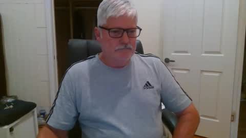 Snapshot of viper654321 chatting on September 28, 7:39 am viper654321 online show from September 28, 7:39 am