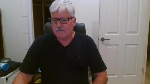 Snapshot of viper654321 chatting on October 11, 9:02 am viper654321 online show from October 11, 9:02 am