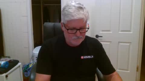 Snapshot of viper654321 chatting on October 19, 7:44 am viper654321 online show from October 19, 7:44 am