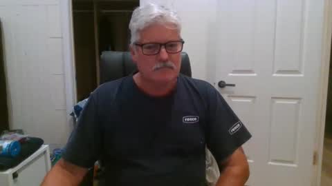 Snapshot of viper654321 chatting on October 30, 7:43 am viper654321 online show from October 30, 7:43 am